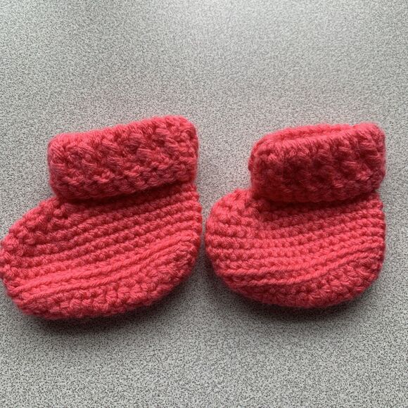 New Hand Crochet Baby Hat Headband And Booties Set Dk Pink 0-3 Months - Picture 8 of 10